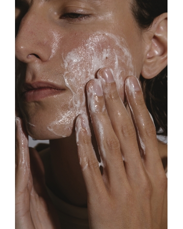ACNE sebum control clear skin wash: Madara