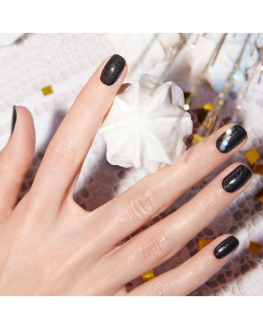SPARKS, a intense sparkling black nail polish: Manucurist