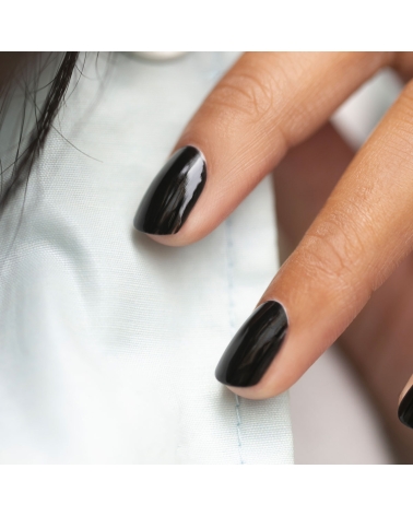 "LICORICE" nail polish: Manucurist